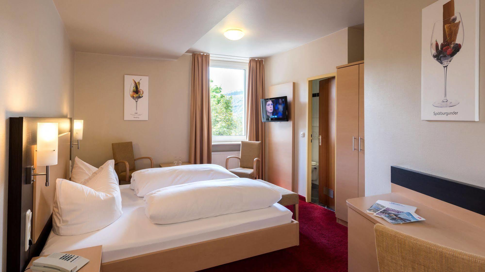 Rheinhotel Lamm Ruedesheim am Rhein Exterior photo